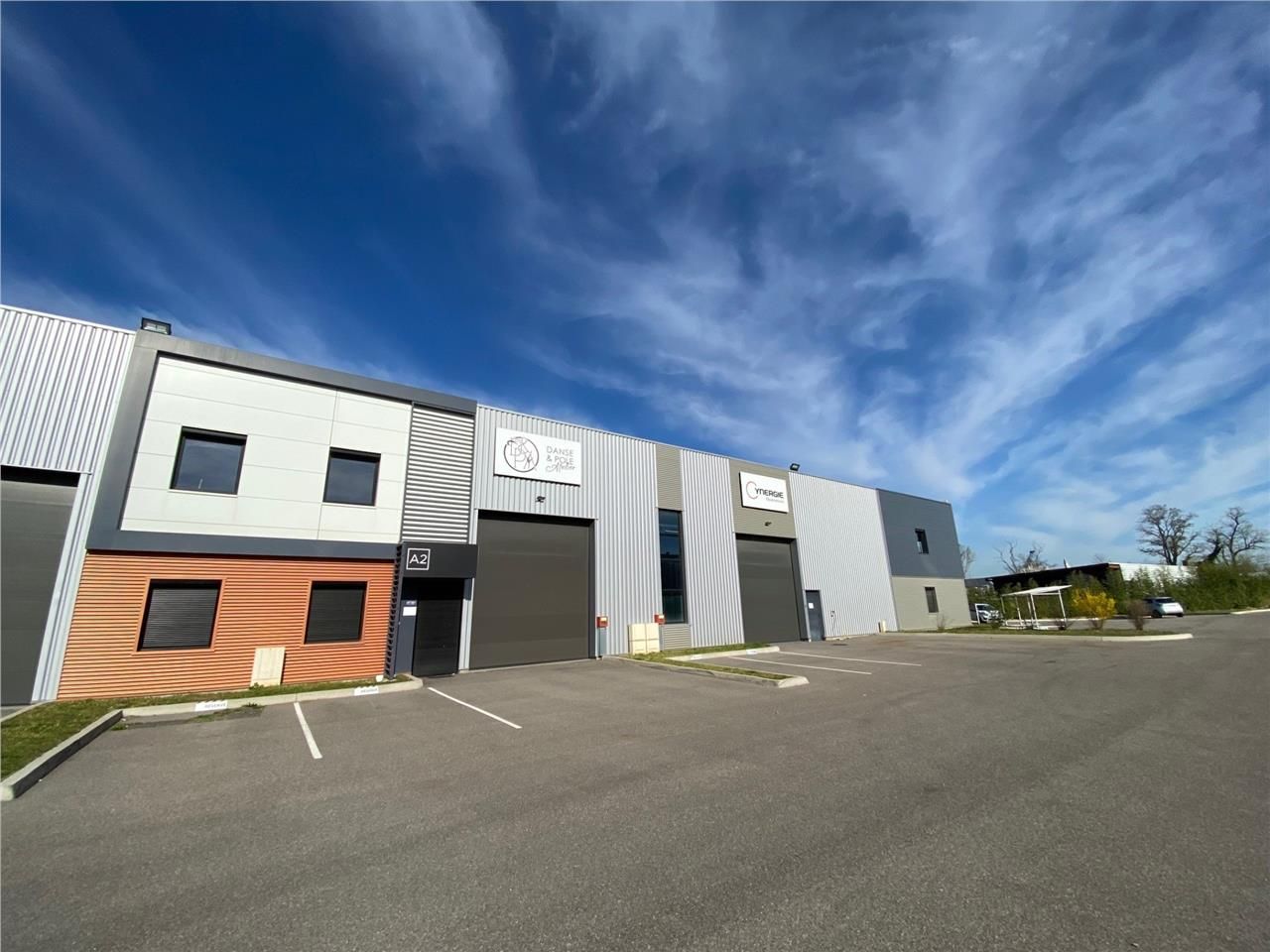 SAVILLS vous propose à la location un local d'act