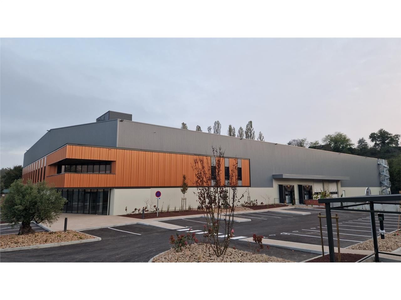 Savills vous propose à la location des locaux d'a