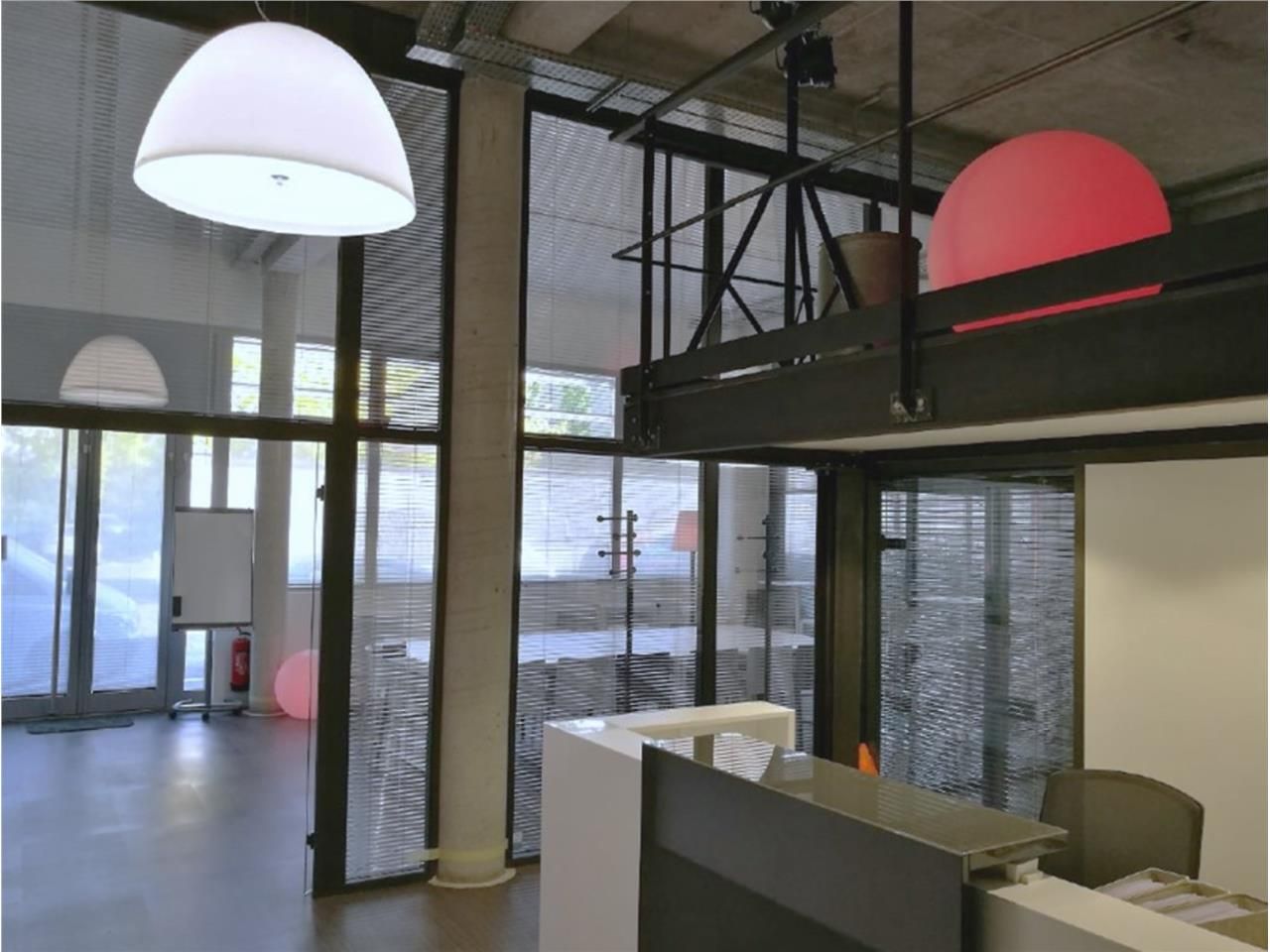 Savills vous propose une superbe surface de burea