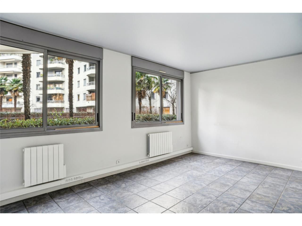 Savills vous propose une opportunité de bureaux à