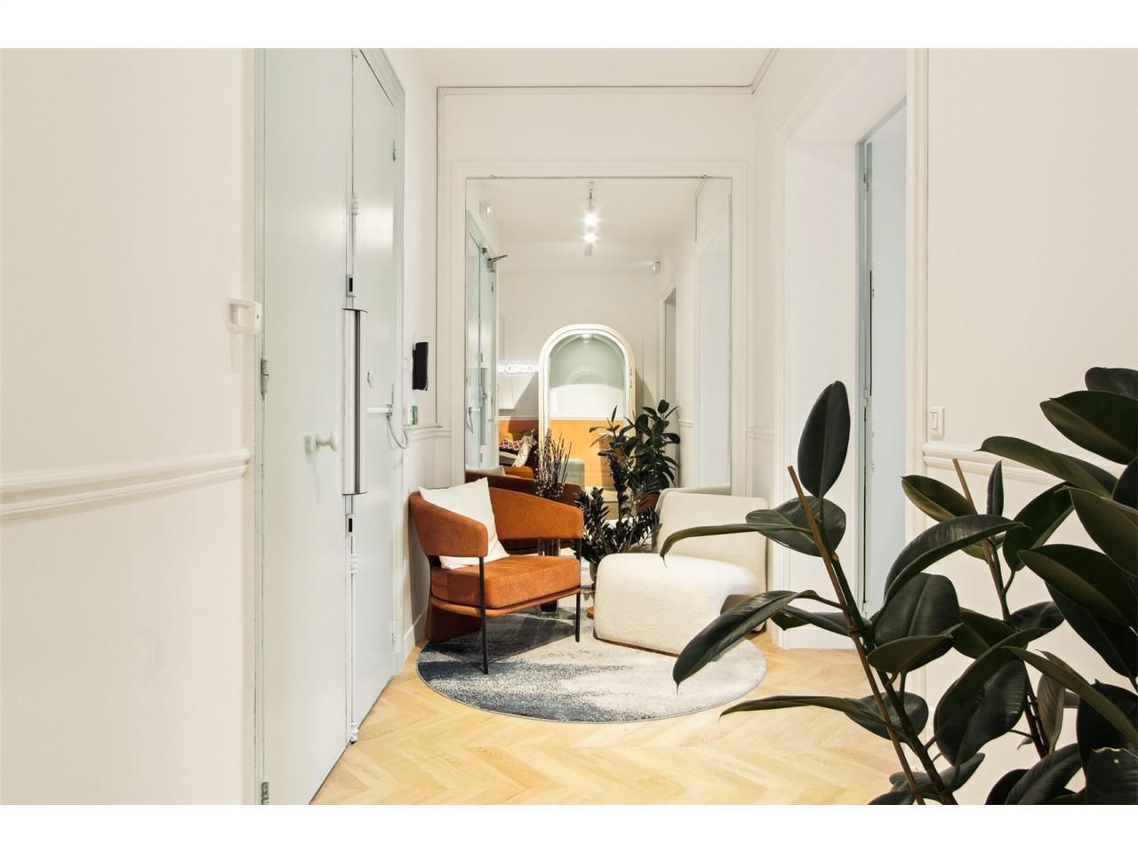 Bureaux modernes à louer à Paris, offrant un espa