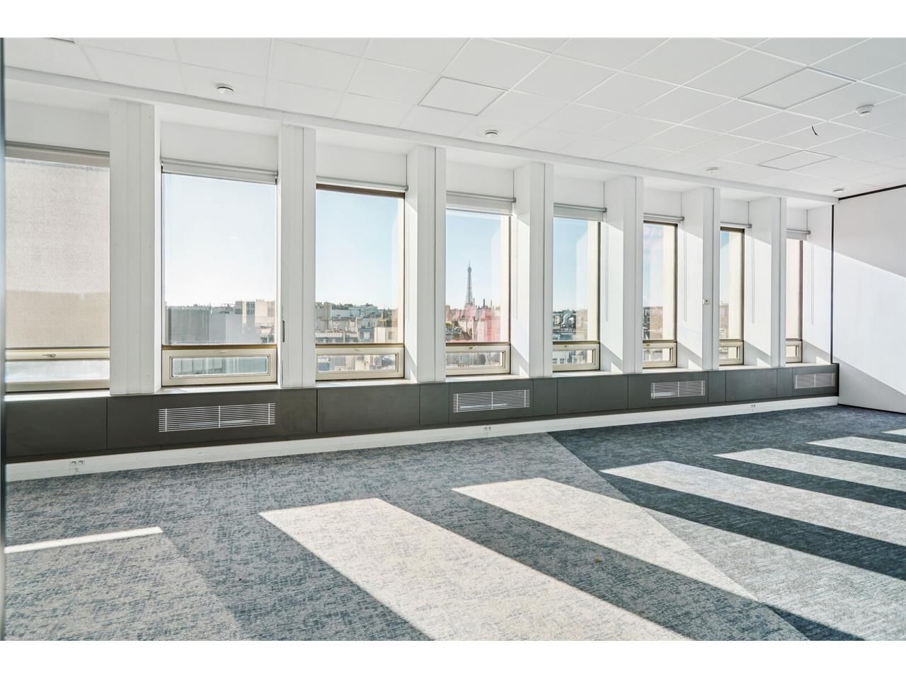 Savills vous propose un plateau climatisé, cloiso