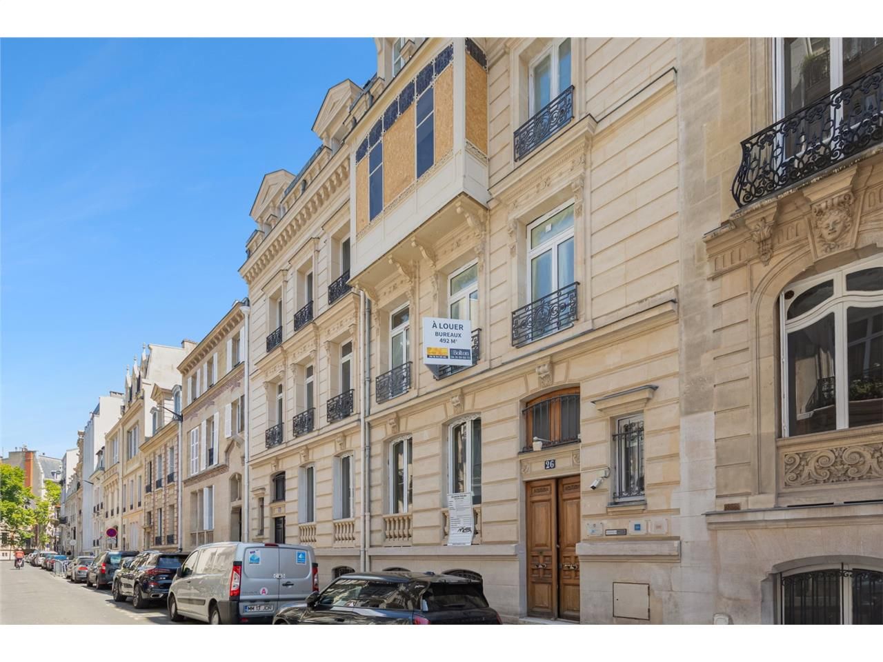 Savills vous propose à la location un superbe Hôt