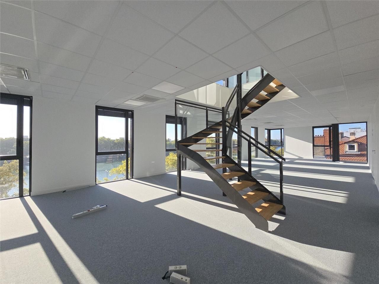 Savills vous propose à la vente des bureaux rénov