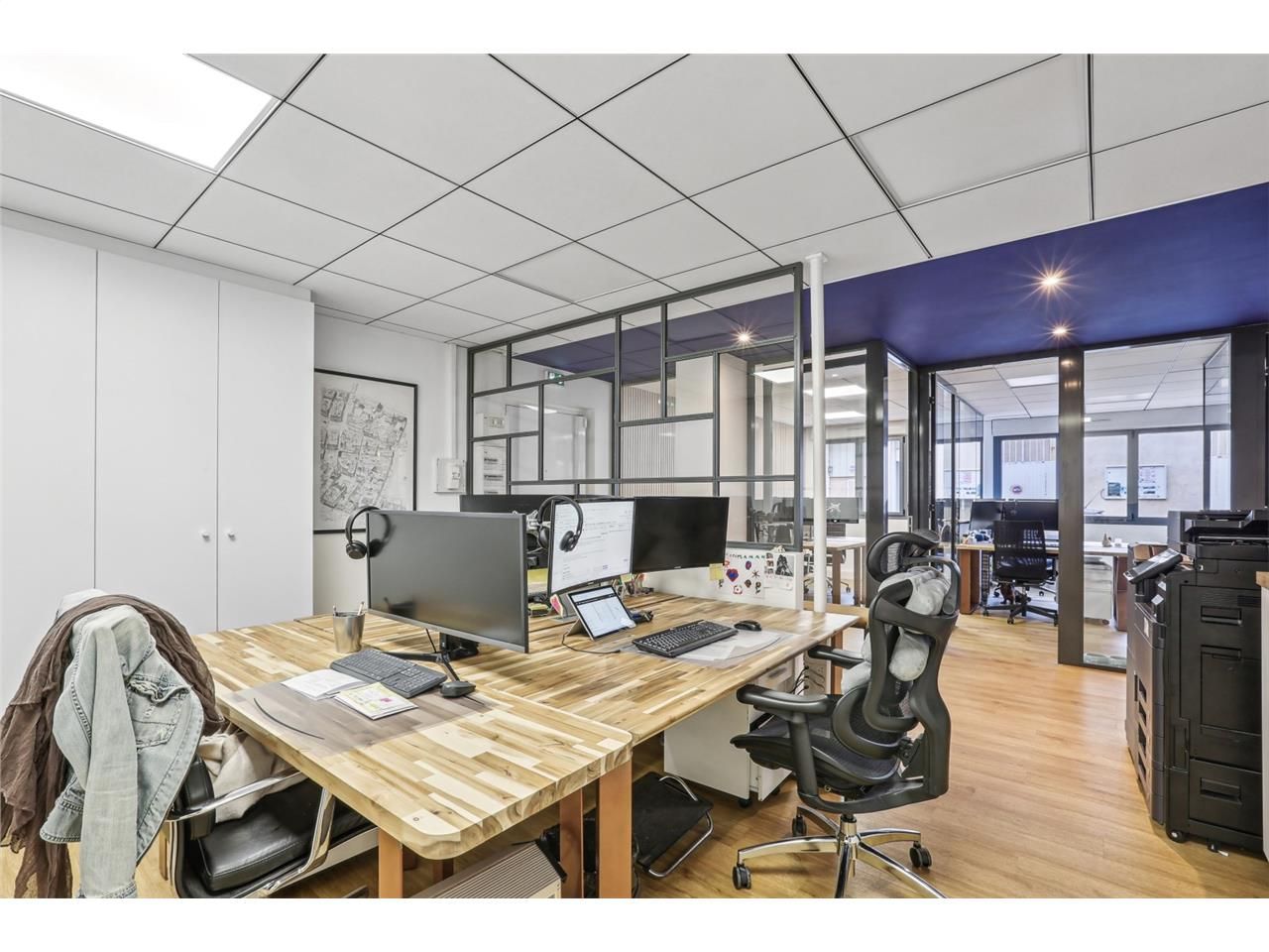 Savills vous propose 134 m² de bureaux à louer da