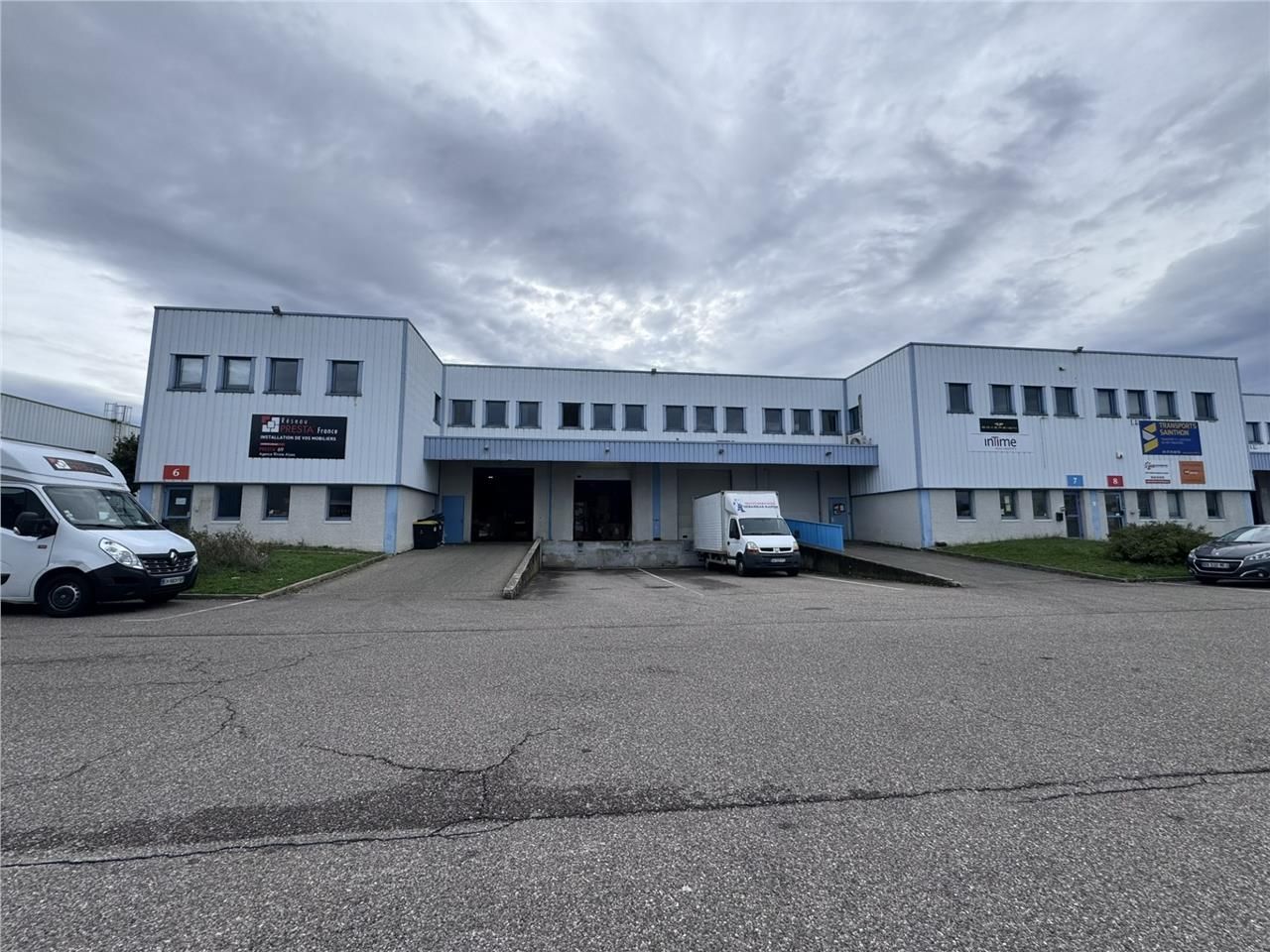 Savills vous propose à la location une cellule lo