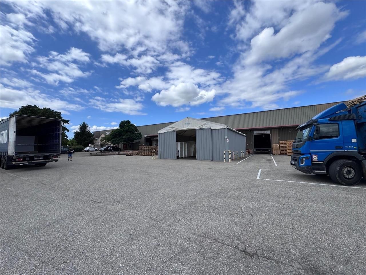 SAVILLS vous propose un bâtiment indépendant de 3