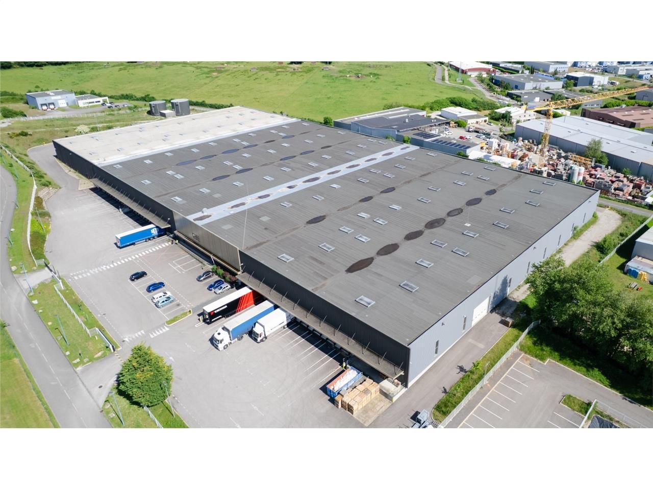 A Louer - 01360 - BRESSOLLES - Bâtiment logistiqu