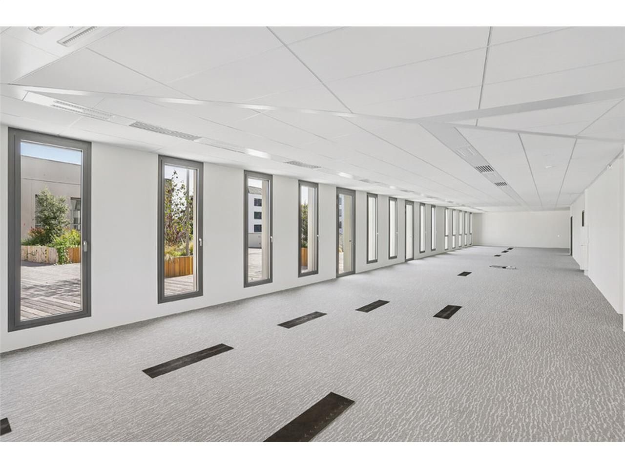 Savills propose des bureaux à la vente ou à la lo