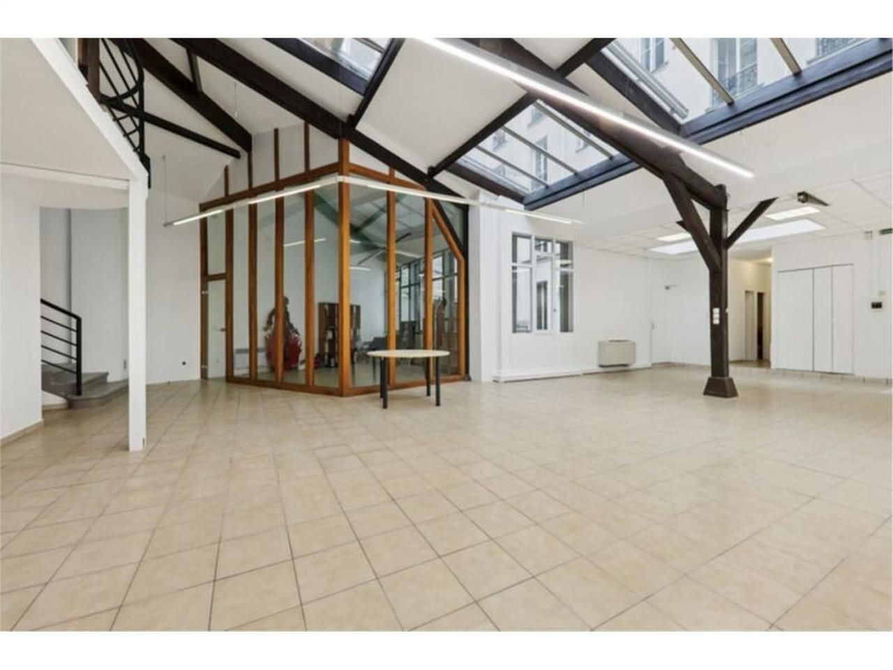 SAVILLS vous propose une surface de bureaux d'env