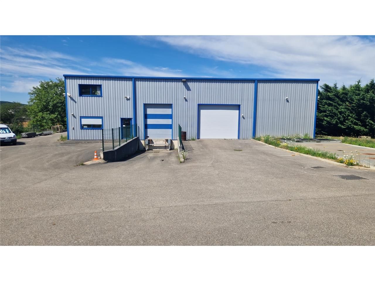 SAINT JUST CHALEYSSIN - Locaux d'activité de 829