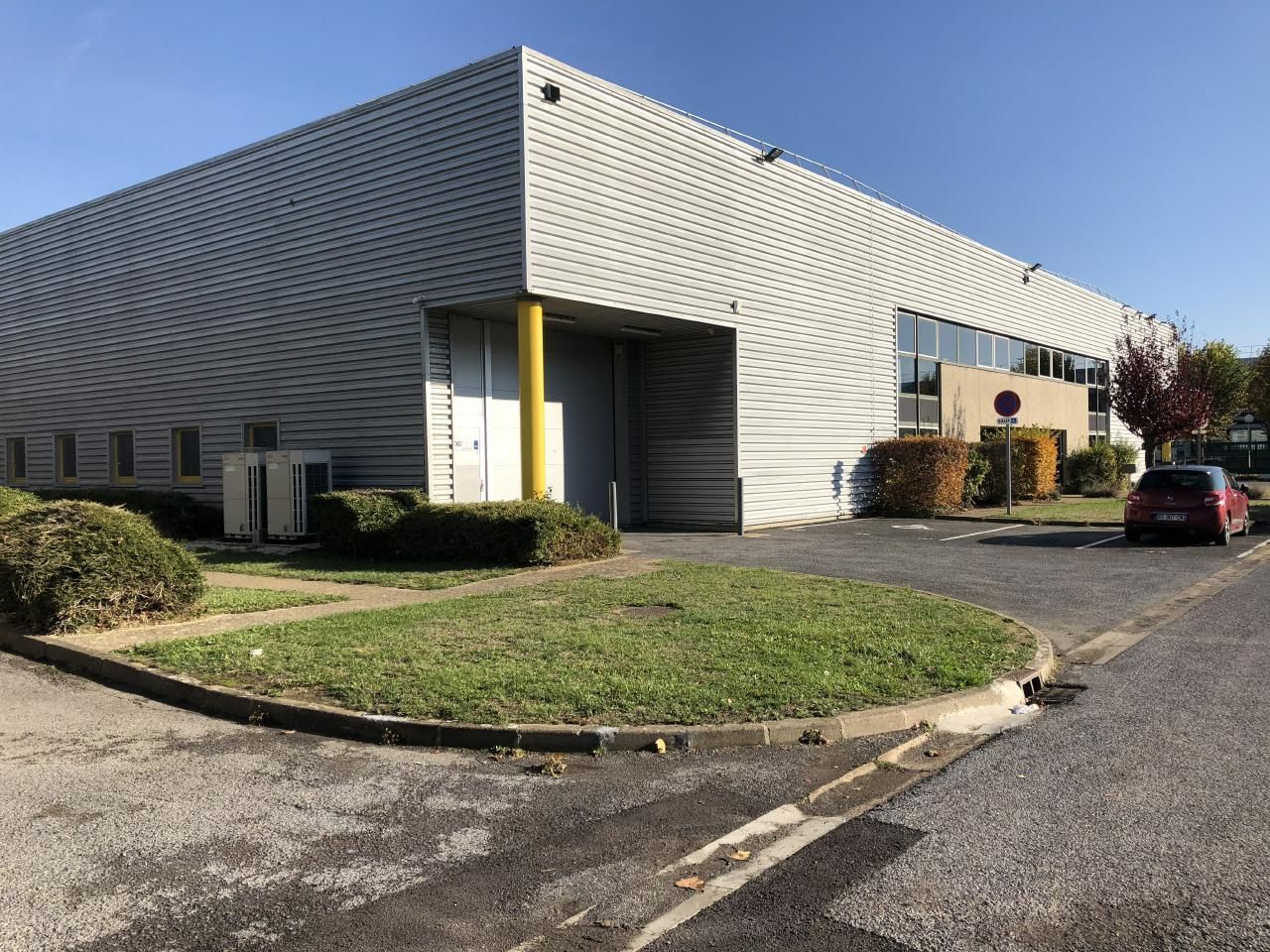 Location PME-PMI 1001 m² non divisibles 77990 Le mesnil-amelot