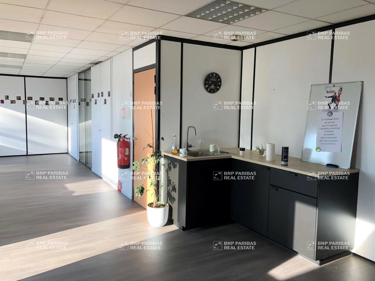370 m² pour ce bureaux en location à Lezennes