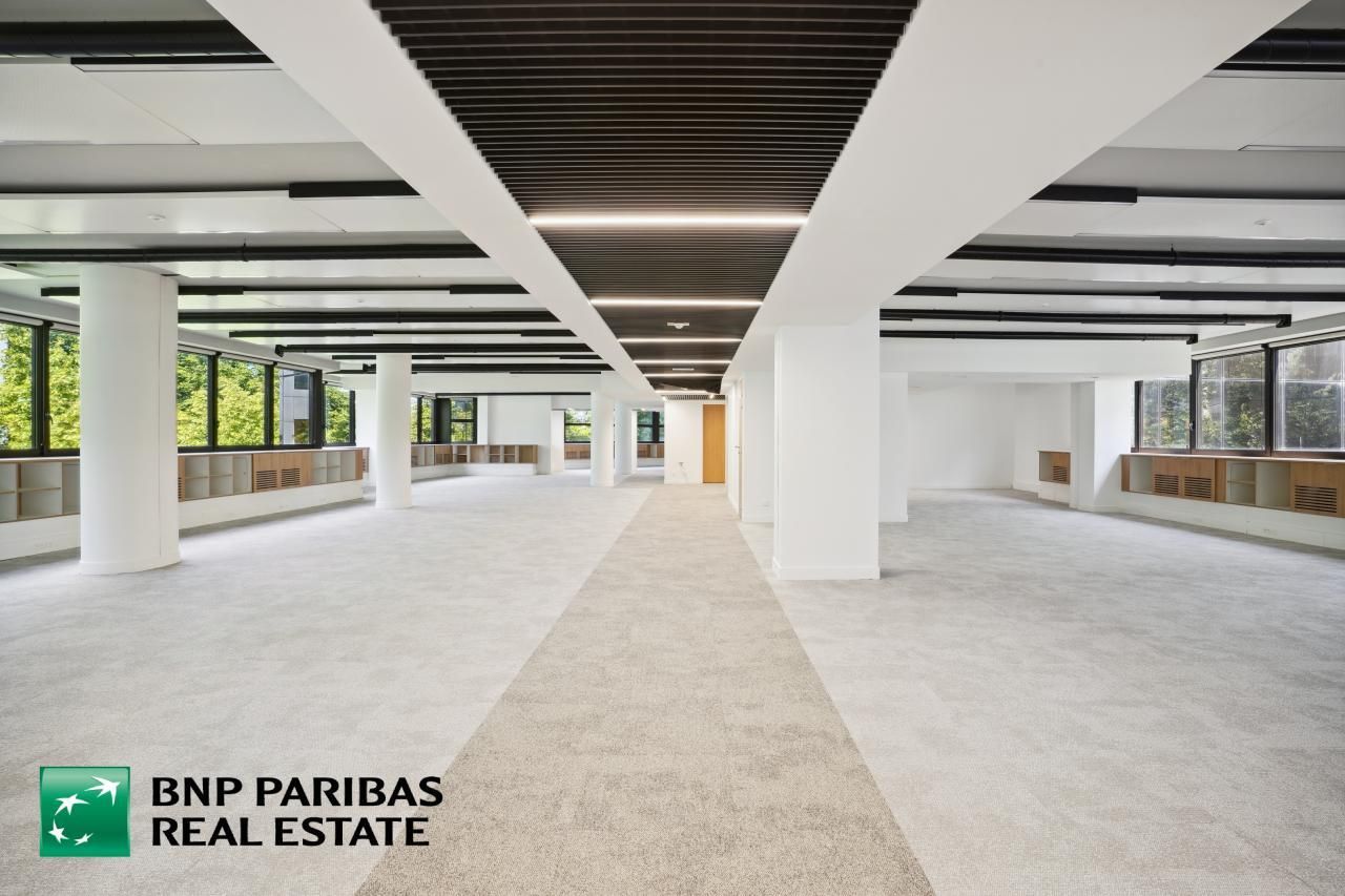 5975.41 m² pour ce bureaux en location à Levallois-perret