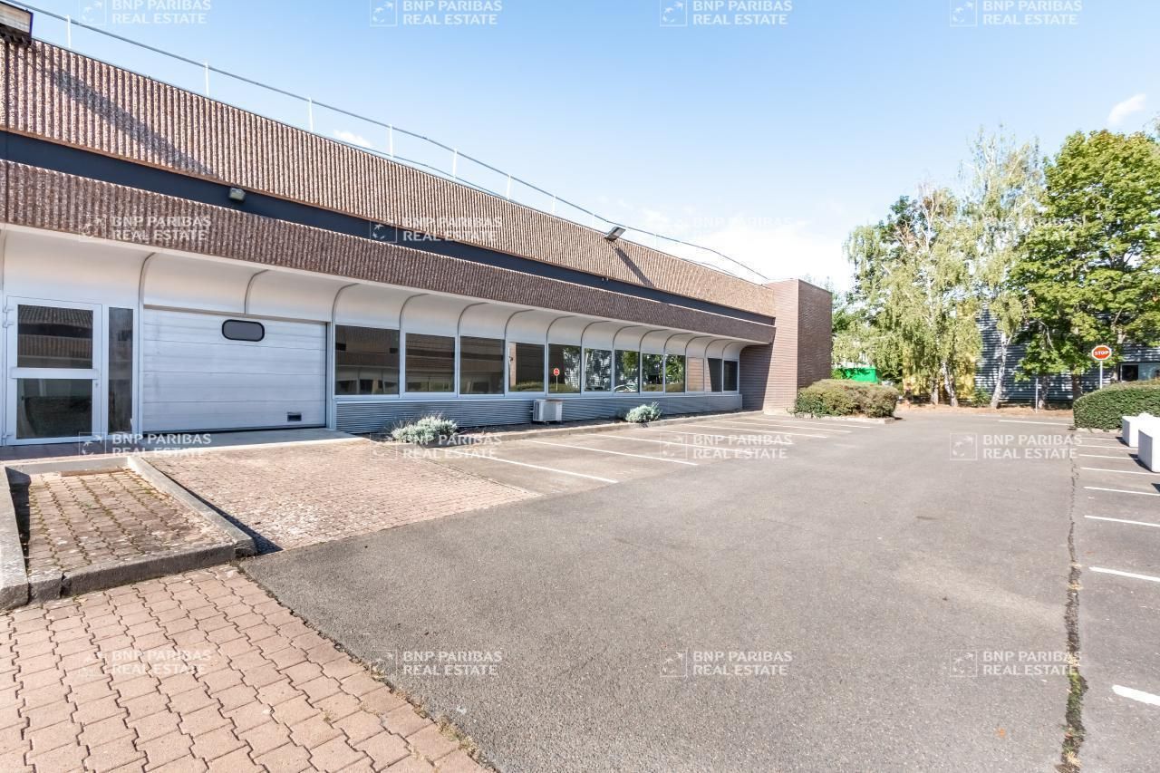 1776 m² pour ce pme-pmi en location à Trappes