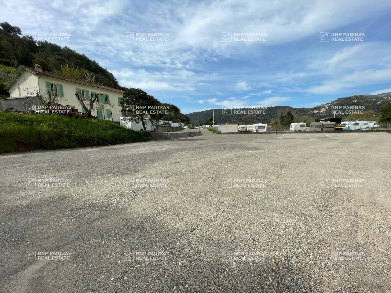 1705 m² pour ce terrains en location à Nice