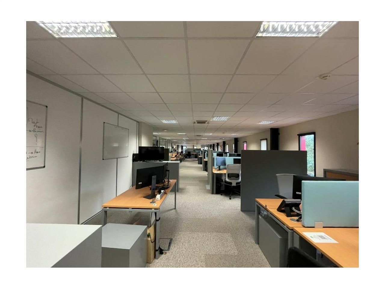Location Bureaux 1053 m² divisibles 33700 Mérignac