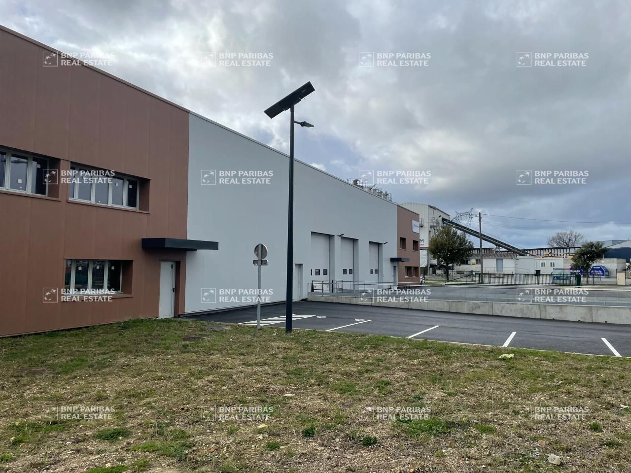 Location Activité 2100 m² non divisibles 33560 Carbon-blanc