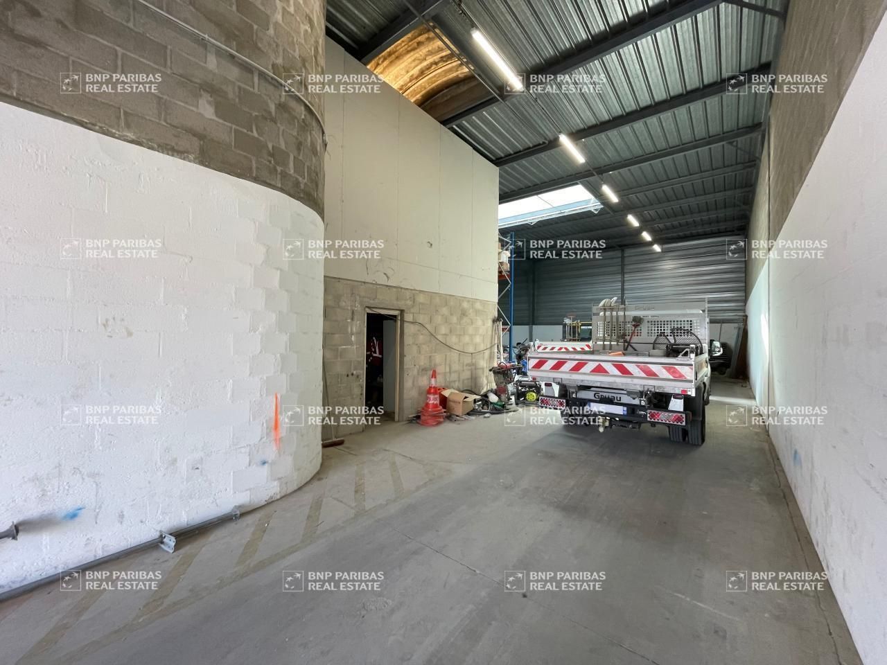 Location PME-PMI 375 m² non divisibles 94190 Villeneuve-saint-georges