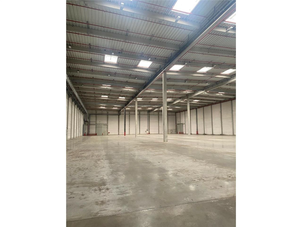 37446 m² pour cetentrepôts classe a en location à Marolles-sur-seine