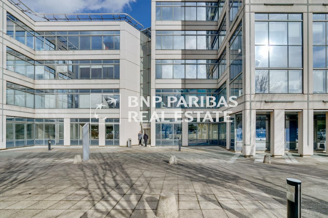 Location Bureaux 4921 m² divisibles 93420 Villepinte