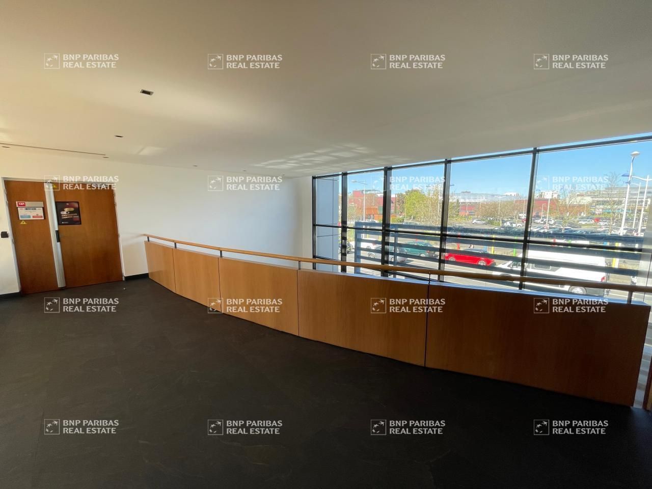 892 m² pour ce bureaux en location à Tours