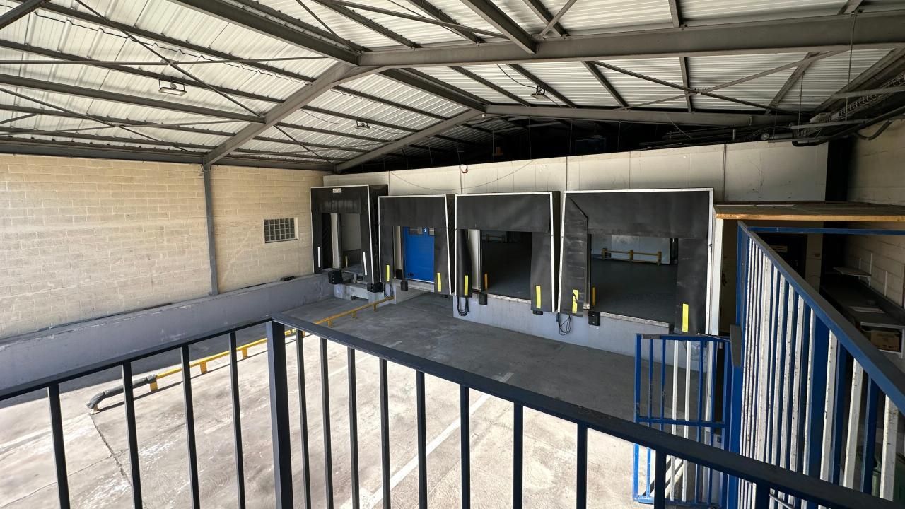 Vente Activité 831 m² non divisibles 93100 Montreuil