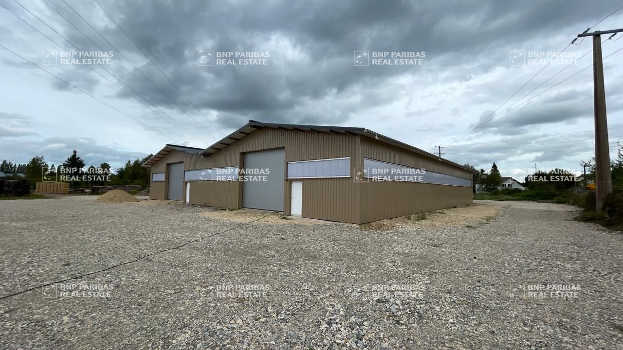 900 m² pour ce activité en location à Vincey