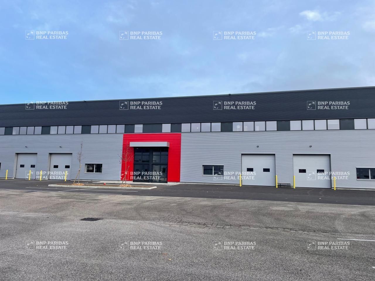 2809 m² pour ce activité en location à Dagneux