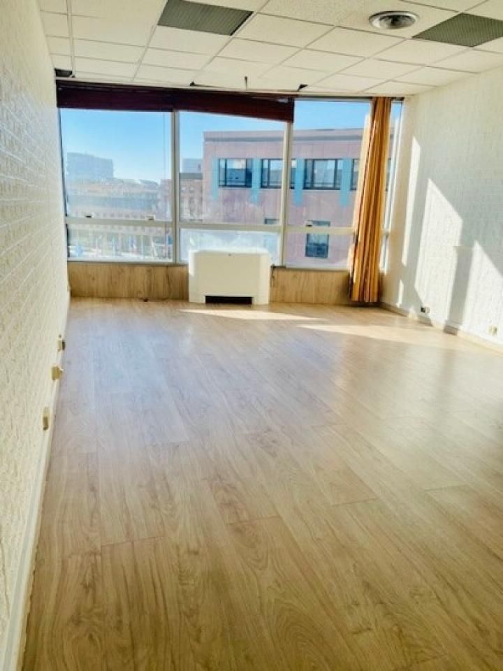 160 m² pour ce bureaux en vente à Evry