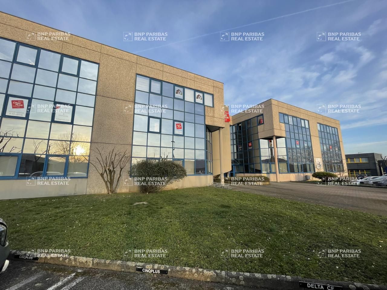 Location Bureaux 385 m² divisibles 67800 Hœnheim
