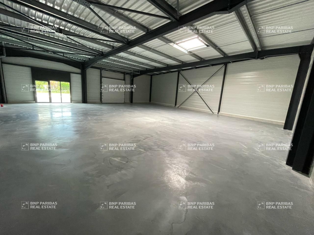 Vente Activité 822 m² divisibles 35340 La bouexiere