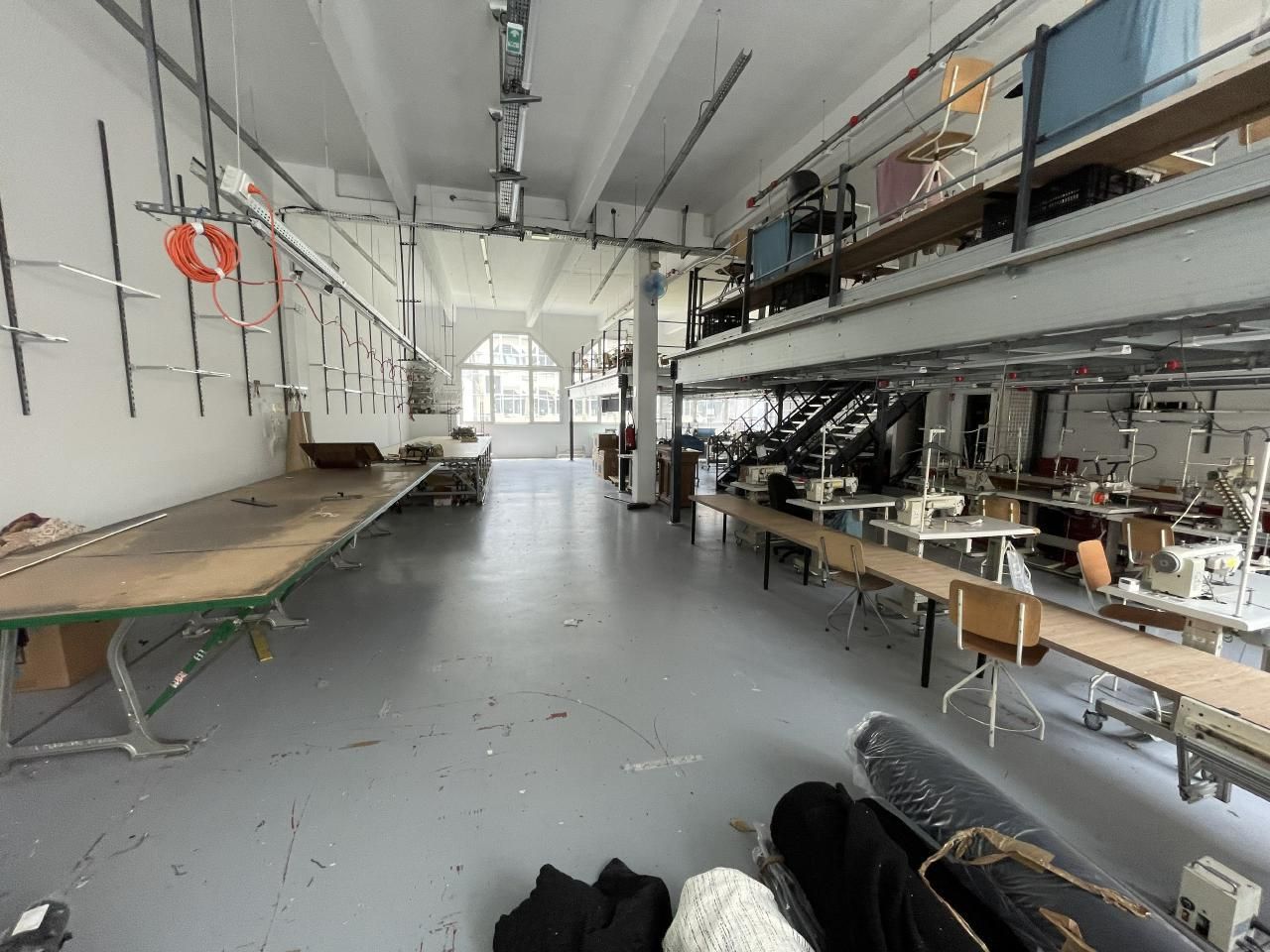 Location PME-PMI 779 m² non divisibles 93300 Aubervilliers