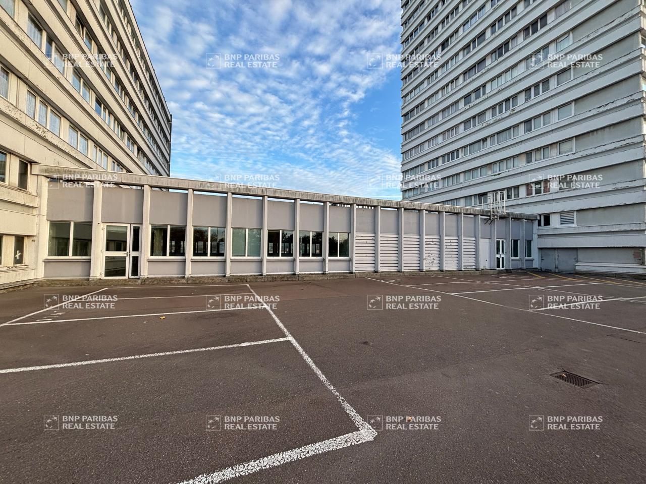 1843.1 m² pour ce bureaux en vente à Mons-en-baroeul