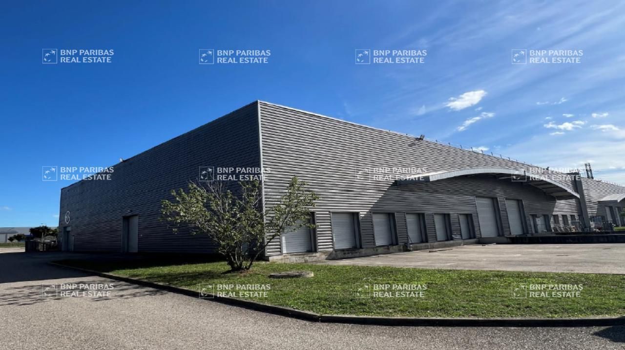 5252.7 m² pour ce activité en location à Saint-priest