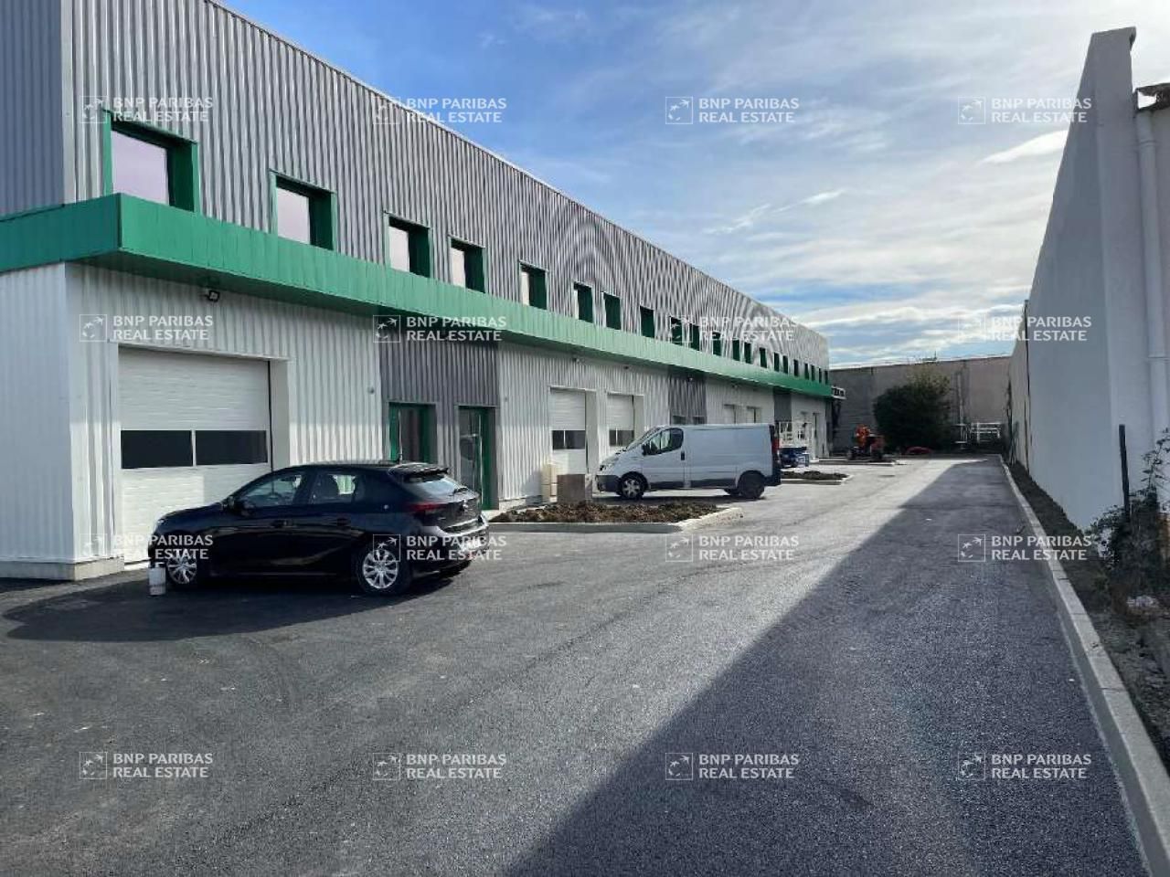 Location Activité 462 m² divisibles 69780 Mions