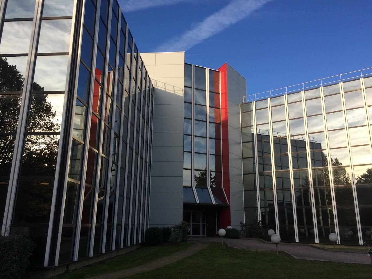 Location Bureaux 1011.4 m² divisibles 31670 Labège