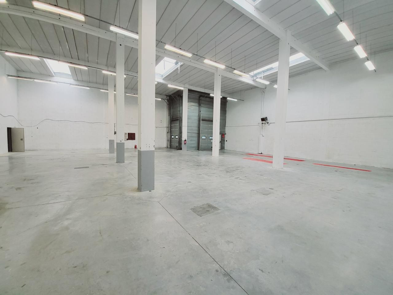 Location PME-PMI 737 m² non divisibles 77184 Émerainville