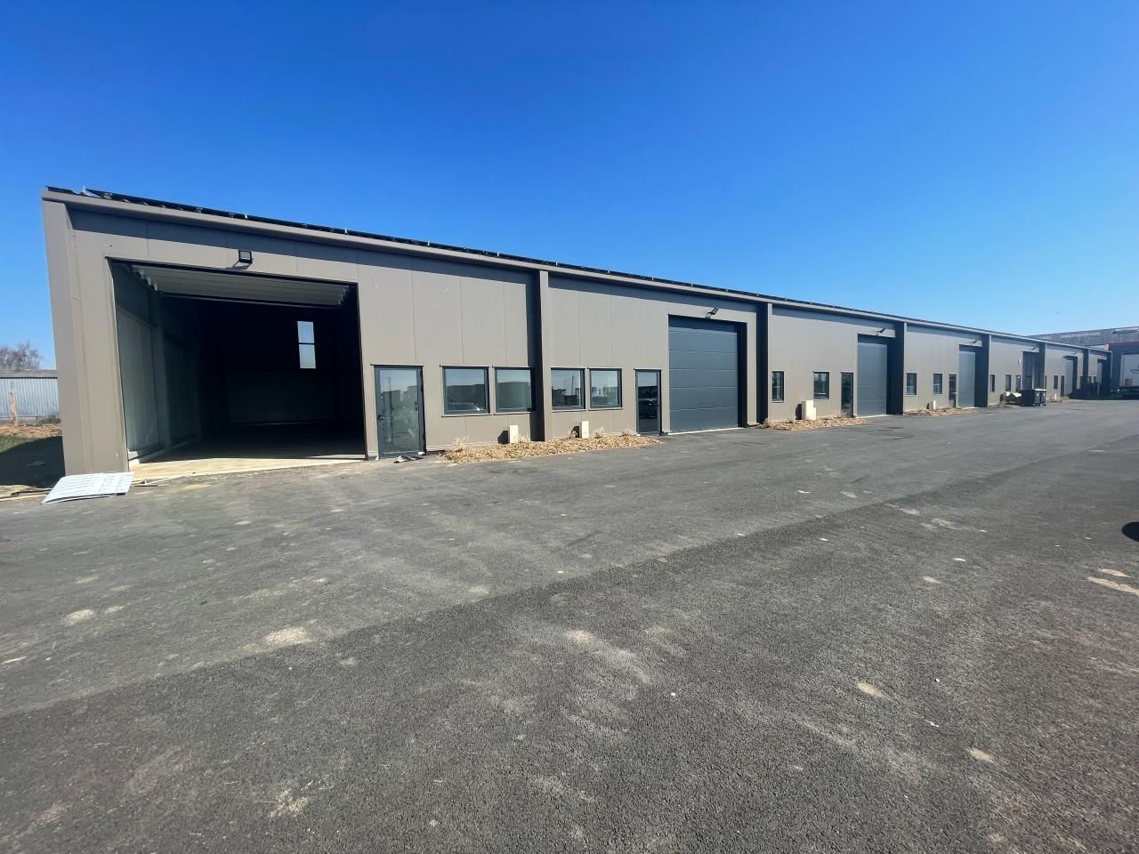 Location PME-PMI 1214 m² divisibles 77390 Yèbles