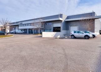 Location Activité 2020 m² divisibles 69800 Saint-priest