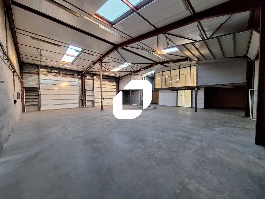 À 25 minutes de Montpellier, dans une zone indust