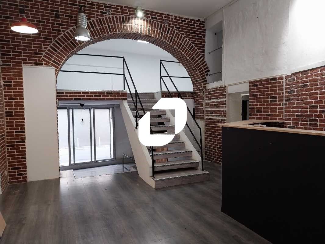 Situé dans l'écusson, en plein centre ville de Mo