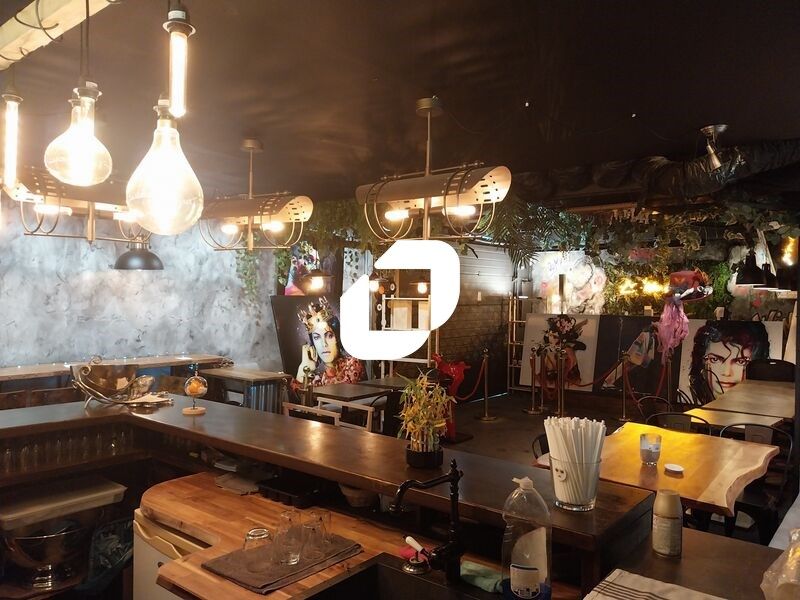 Local commercial disponible à la location avec pa