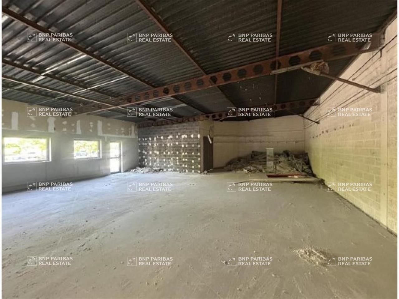 725 m² pour ce activité en location à Lesquin