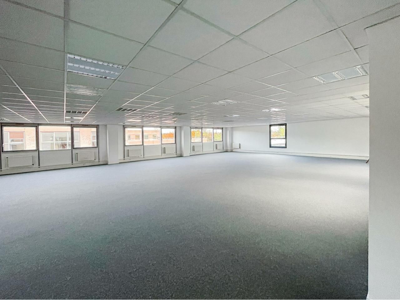 299.1 m² pour ce bureaux en location à Fontenay sous bois