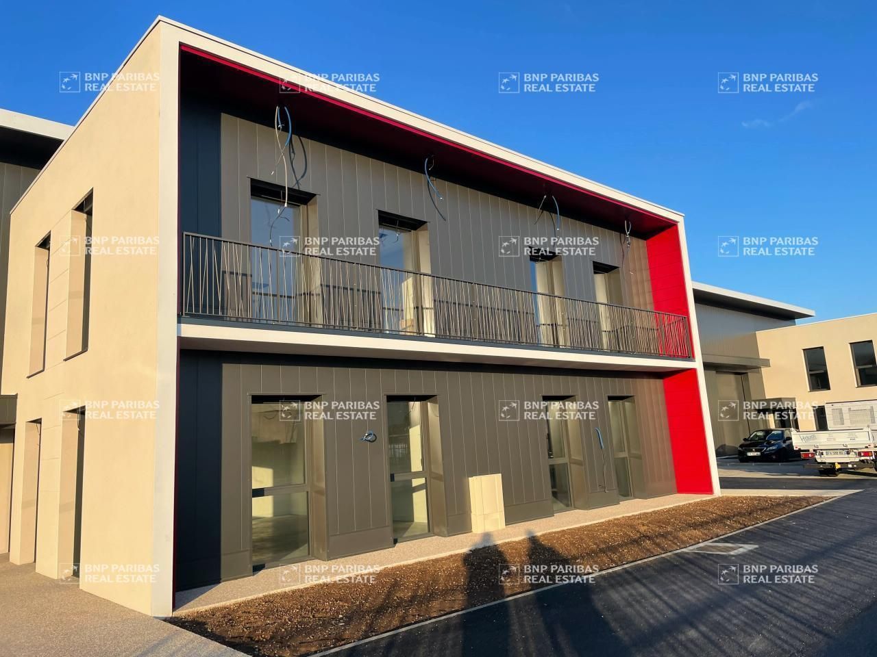 Location Activité 1006 m² divisibles 69150 Décines-charpieu