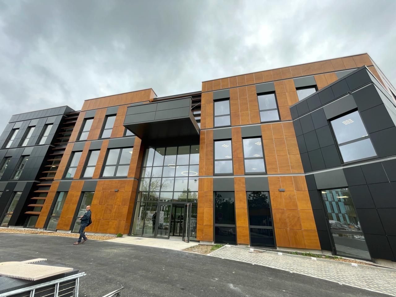 Location Bureaux 461.6 m² divisibles 45160 Olivet