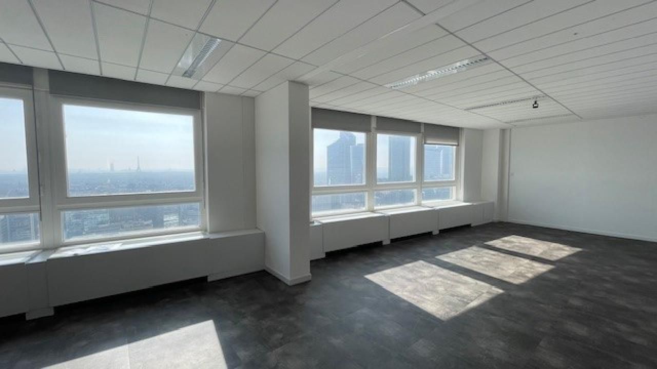 1174 m² pour ce bureaux en location à Courbevoie