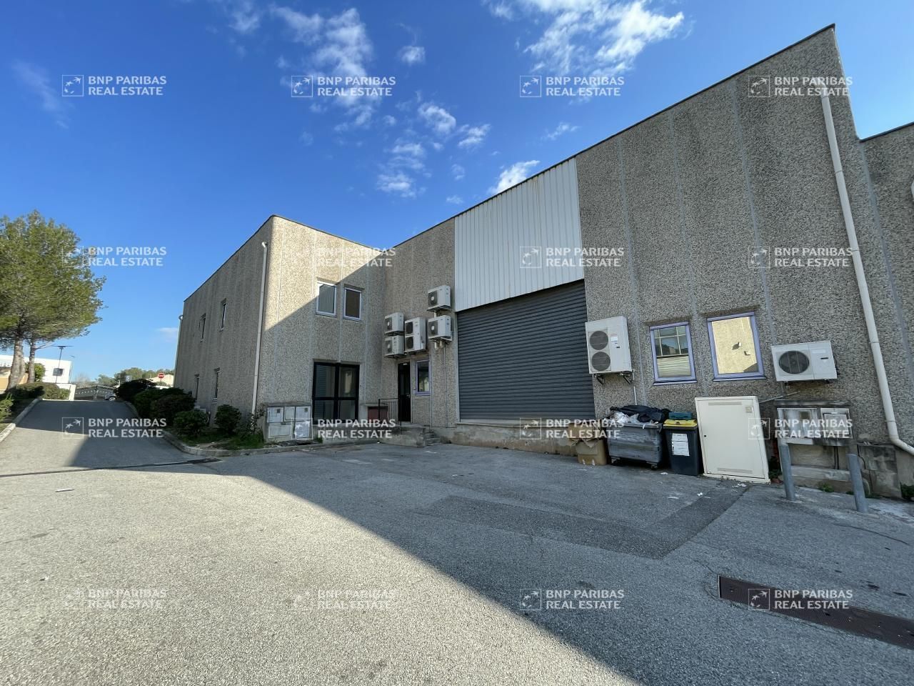 481 m² pour ce activité en location à Antibes