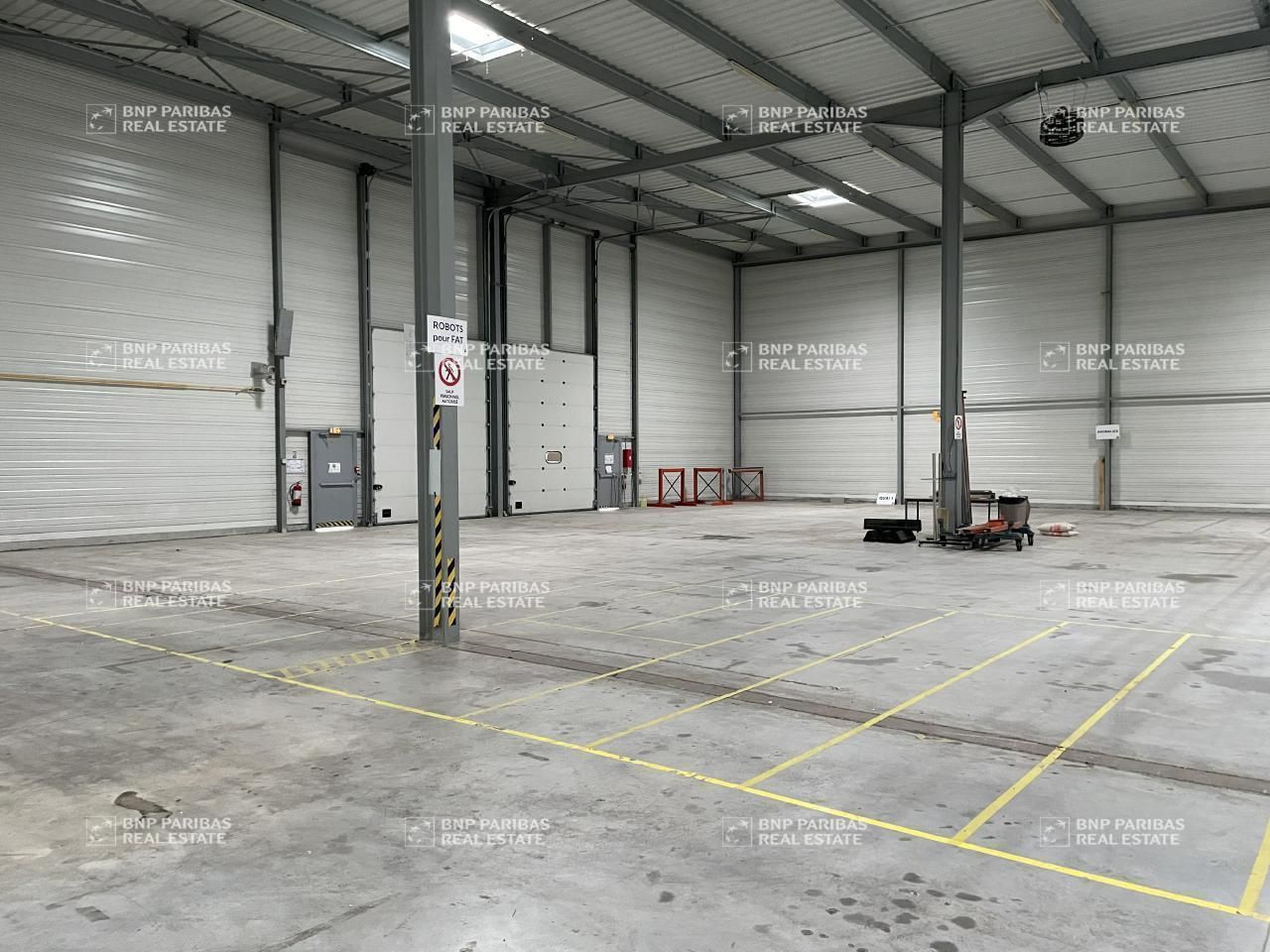 Location Activité 3035 m² non divisibles 77550 Moissy cramayel
